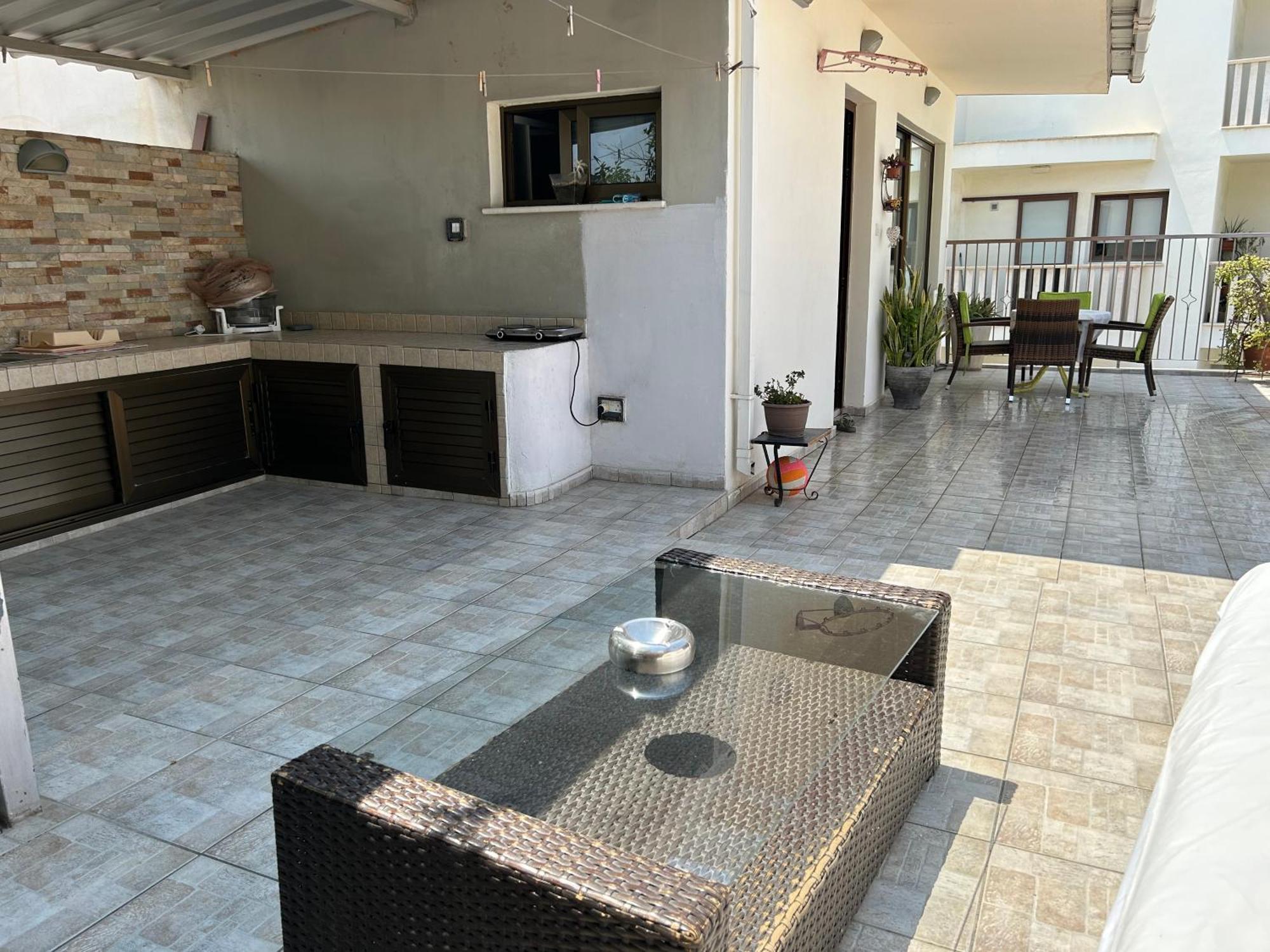 Extremely Comfy Apt With Spacious Private Terrace 10Min Walk To The Beach & In Town Larnaca Exteriör bild