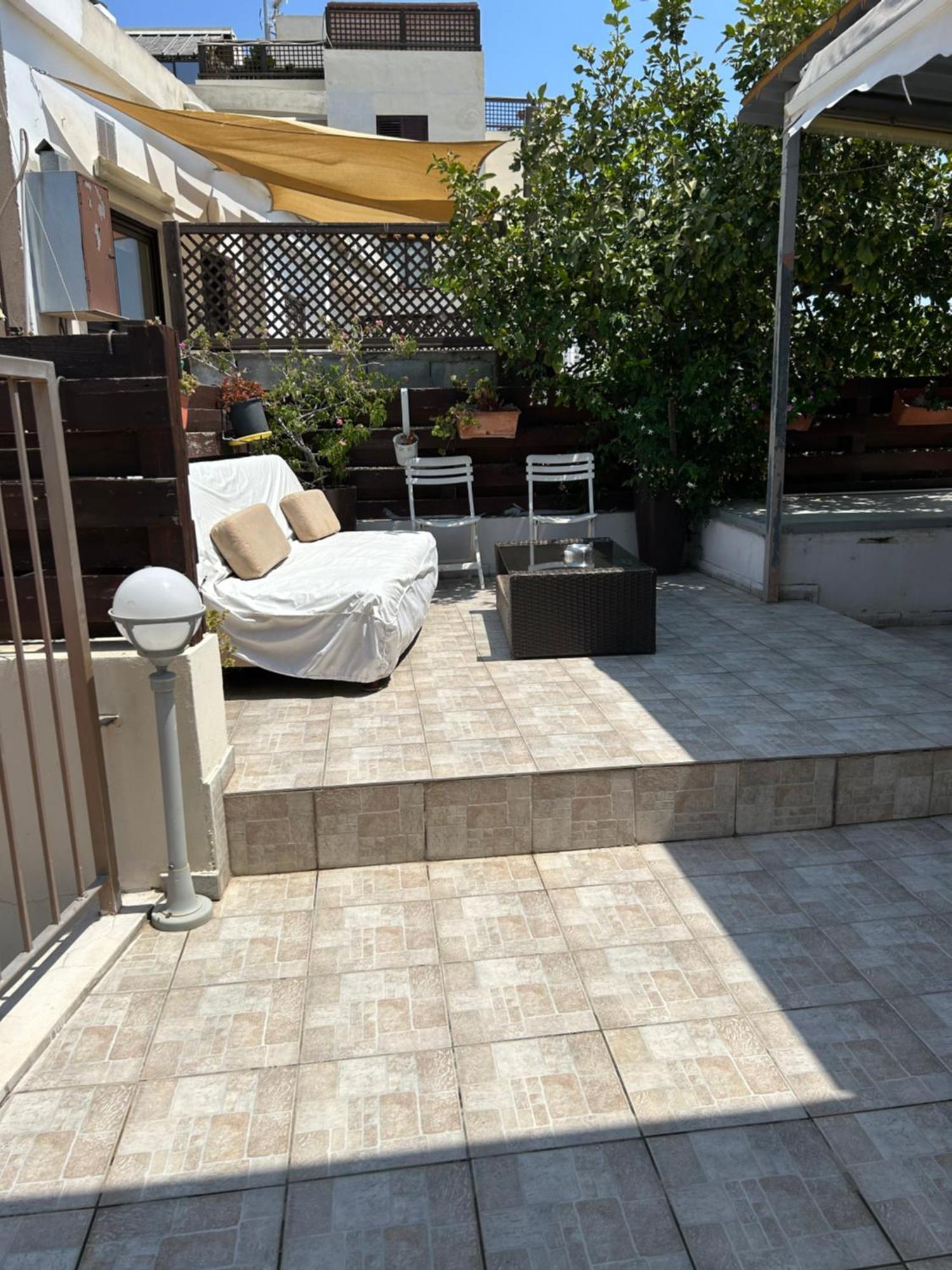 Extremely Comfy Apt With Spacious Private Terrace 10Min Walk To The Beach & In Town Larnaca Exteriör bild