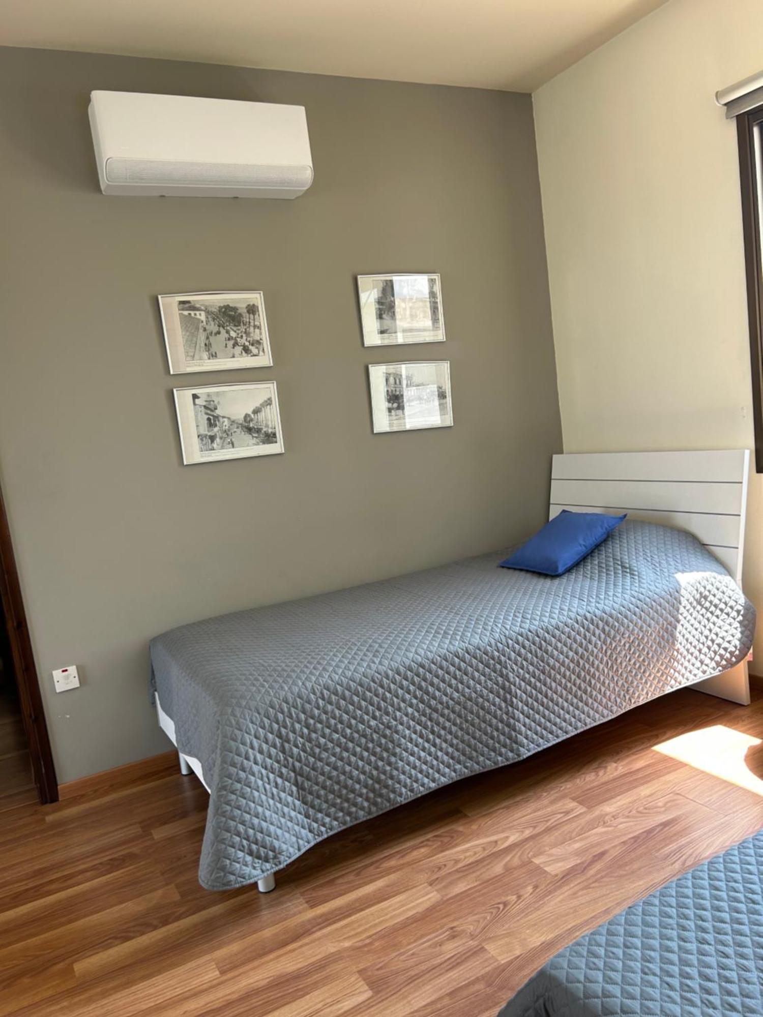 Extremely Comfy Apt With Spacious Private Terrace 10Min Walk To The Beach & In Town Larnaca Exteriör bild