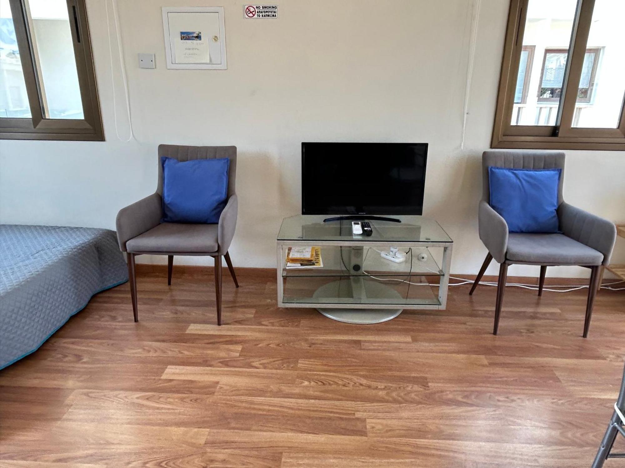 Extremely Comfy Apt With Spacious Private Terrace 10Min Walk To The Beach & In Town Larnaca Exteriör bild